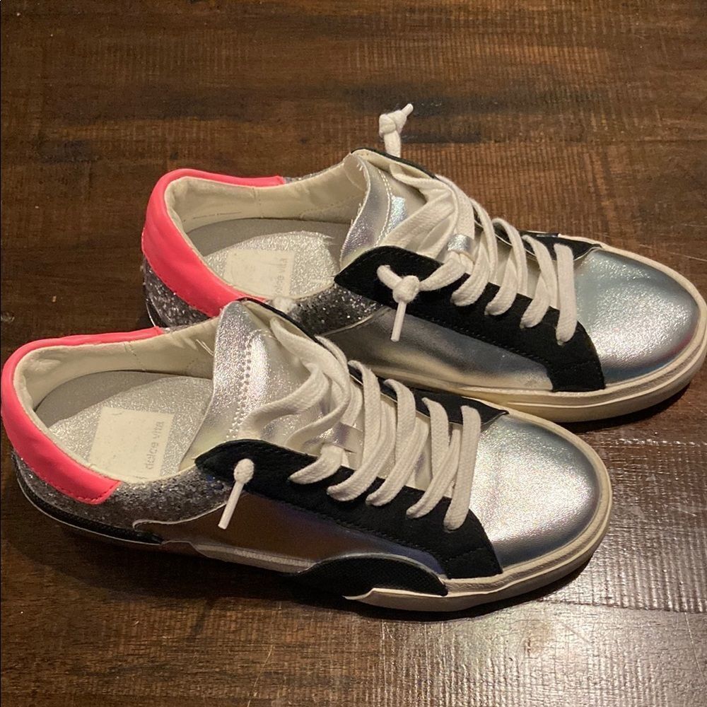Dolce Vita Zina Womens Silver and Pink size 5